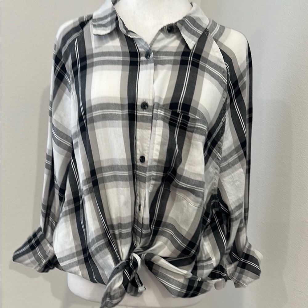 SO Plaid Top